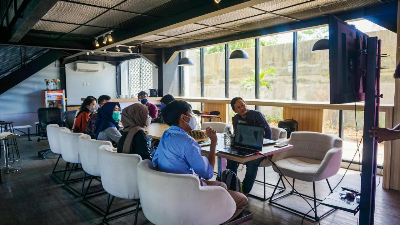 Cordova Suites Semarang Buitenkant foto